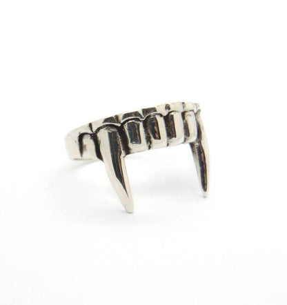 Gothic Vampire Fangs Unisex Ring